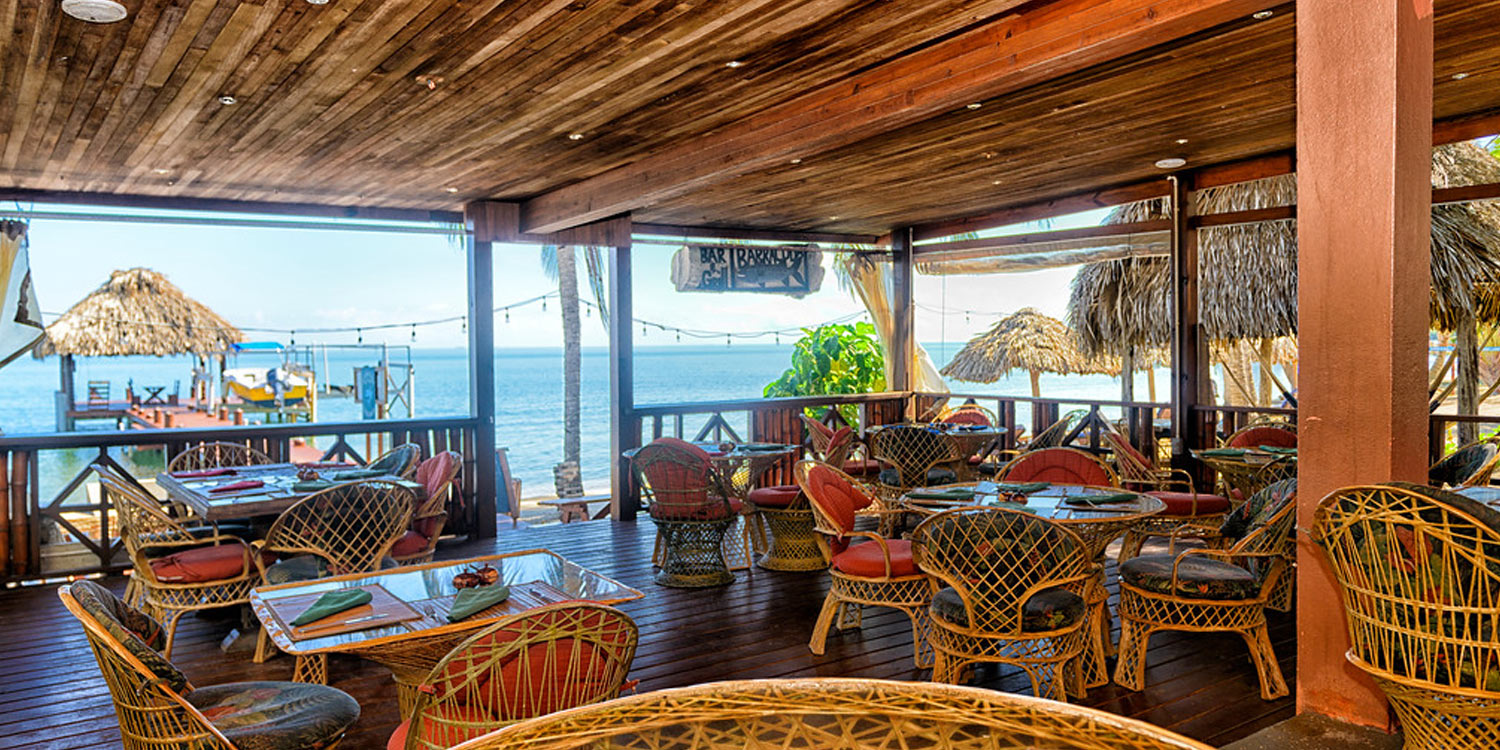 Outdoor dining on Caribbean